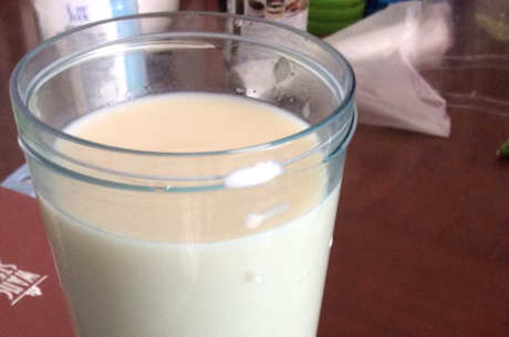 为什么奶茶不用纯牛奶？
