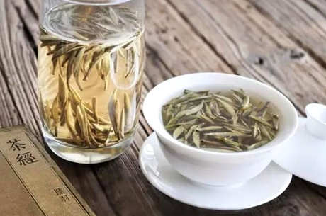 最好把白毫银针放几年