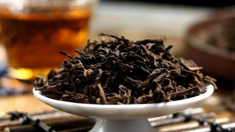 如何判断普洱茶染色？