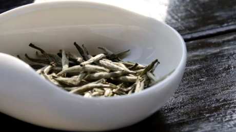 夏天喝白茶合适吗？