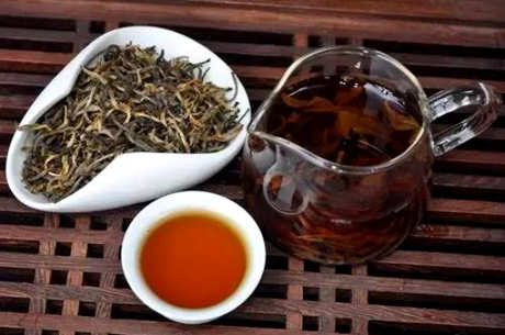 老年人适合喝什么茶？