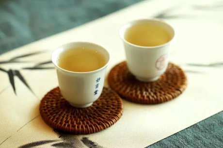 用什么壶泡白茶？
