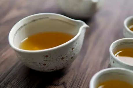 绿茶放久了还能喝吗？