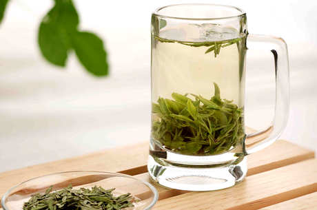 夏天喝红茶好还是绿茶好？