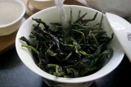 谁适合喝鸭屎香茶？
