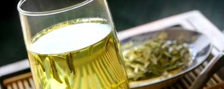夏天喝红茶好还是绿茶好？