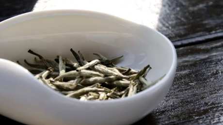 夏天喝白茶好吗？