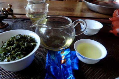 夏天喝绿茶好吗？