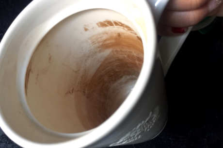 如何去除杯子上的茶渍