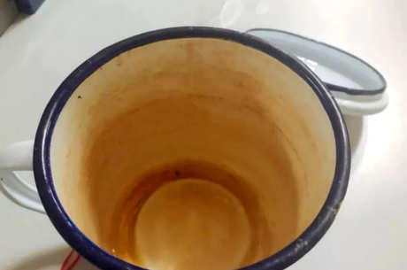 如何去除杯子里的茶垢？