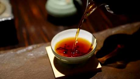 晚上泡的茶第二天能喝吗？