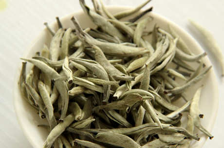 白茶是一种绿茶吗？