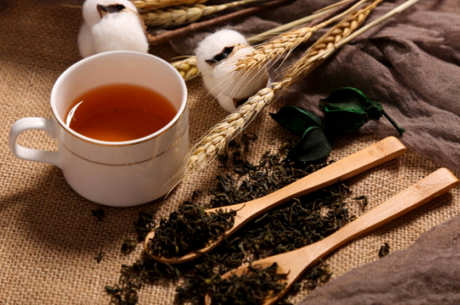 为什么喝茶越多越口干？