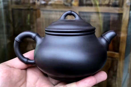 如何区分紫砂壶的好坏？