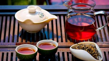 经常喝红茶好还是绿茶好？