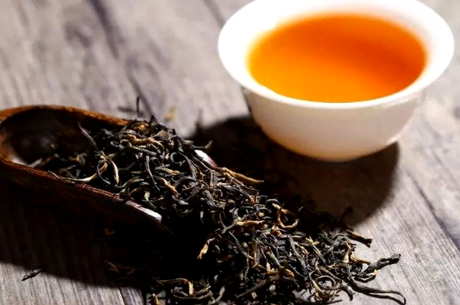 经常喝红茶好还是绿茶好？