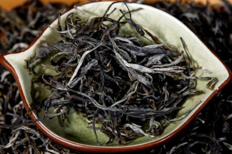 普洱生茶好还是熟茶好？