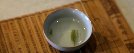 用茶水洗脸好吗？