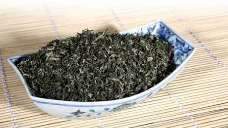 真假碧螺春泡水后，区别真假碧螺春泡水后