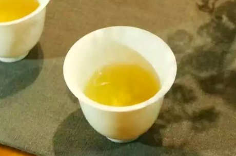 乌龙茶是热还是凉？