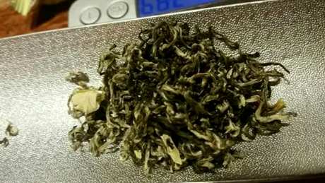 花茶的种类是根据什么命名的？