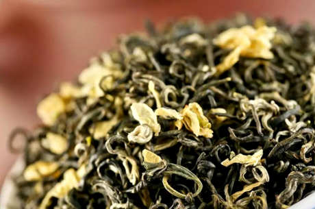 花茶的种类是根据什么命名的？