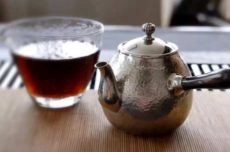 如何区分普洱生茶熟茶