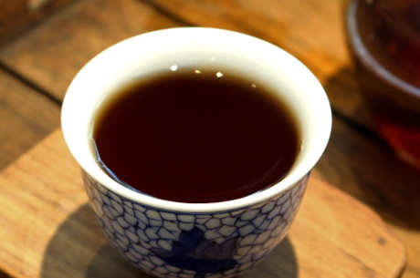 晚上喝普洱茶会影响睡眠吗？