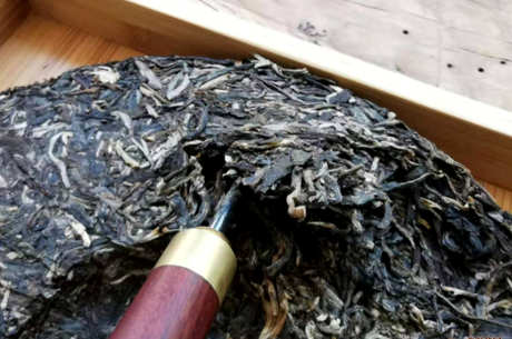 怎样弄碎普洱茶饼？