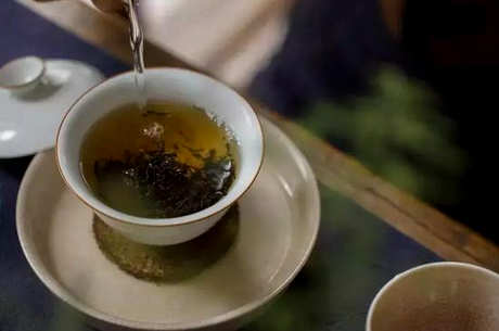 西湖龙井是红茶还是绿茶？
