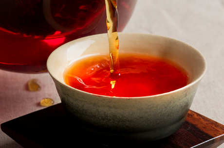 早上空腹喝茶好吗？