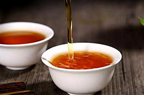 早上空腹喝茶好吗？