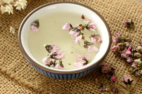 正确饮用桃花茶