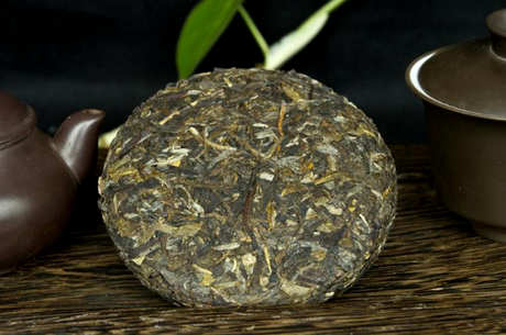 20年的熟普茶饼值多少钱？10000～5000元一斤