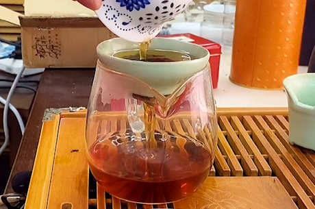 如何看好普洱茶的质量？