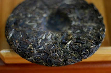 普洱茶饼10年前的价格表是2000～1800元一饼