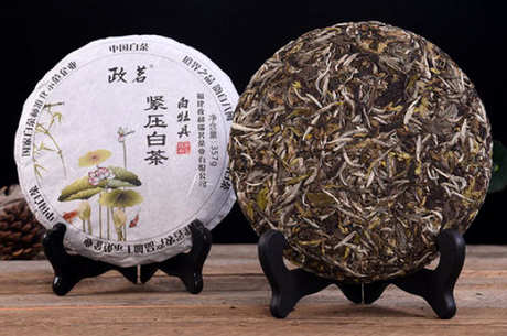 13年普洱茶饼价格表7000元～2400元一饼