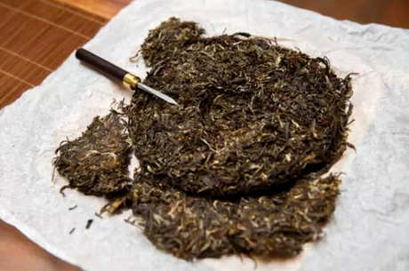 13年普洱茶饼多少钱？详细介绍普洱生熟茶饼的价格