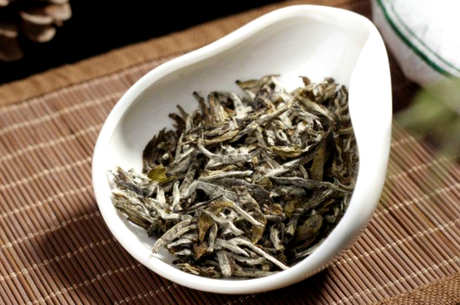 白茶保存哪个等级好，详细讲解白茶的四种等级