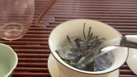 滑竹梁子古树茶的特点