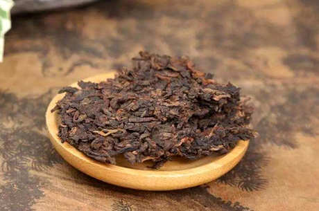 普洱茶生茶贵还是熟茶贵？普洱生茶熟茶的价格比较