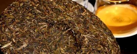 如何打开普洱茶饼？