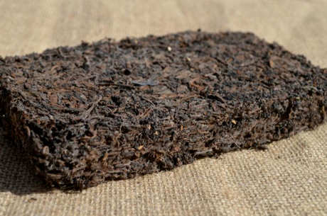 用什么茶具煮砖茶最好？陶器铁玻璃器紫砂器