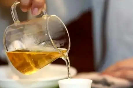 泡茶的水温适合几度？