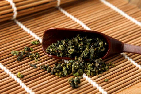 每天喝铁观音对身体有害吗？它会刺激胃，影响睡眠