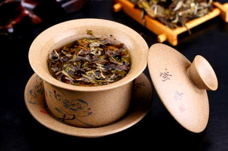 避免茶道禁忌，避免茶具不洁，茶水过满