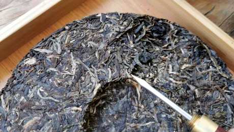 如何正确撬普洱茶饼？
