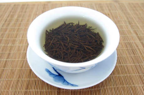 红茶可以用100度开水泡吗？100度°会使红茶苦