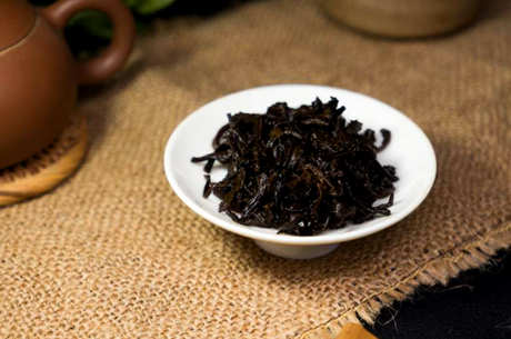 十年以上的普洱茶值多少钱，十年以上的普洱茶值100～1000元一斤