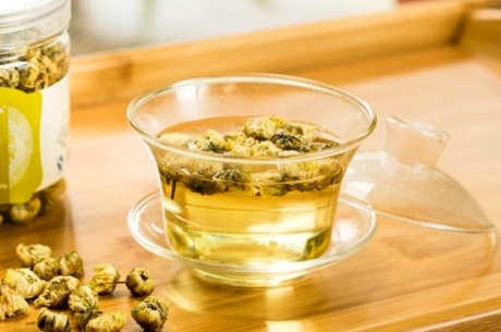 菊花泡水有六个害处。菊花茶的副作用是什么？